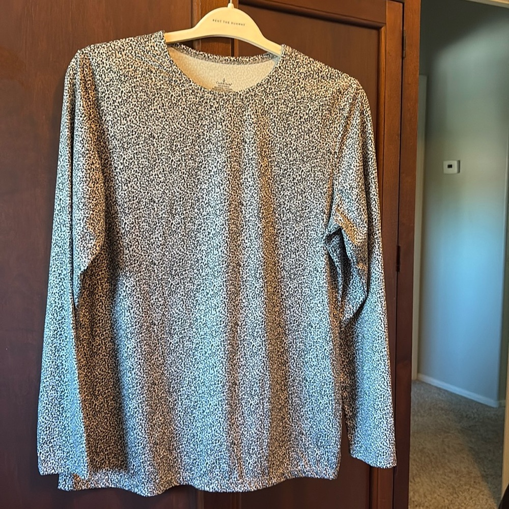 Cuddl Duds Microwear Stretch Long Sleeve Animal PrintTop - Women’s Sz XL